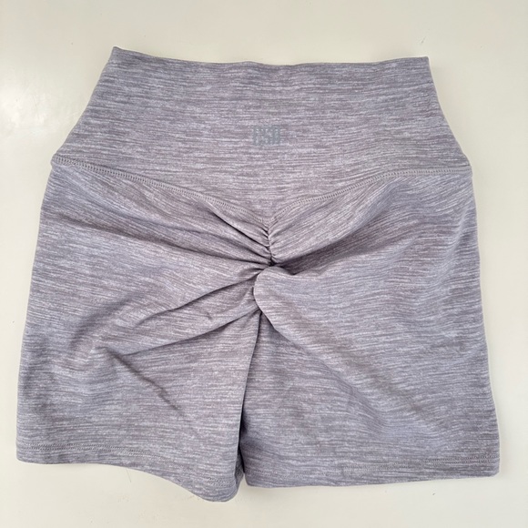 Crop shop Boutique Gray Marl 4” scrunch shorts size SMALL - Picture 1 of 4